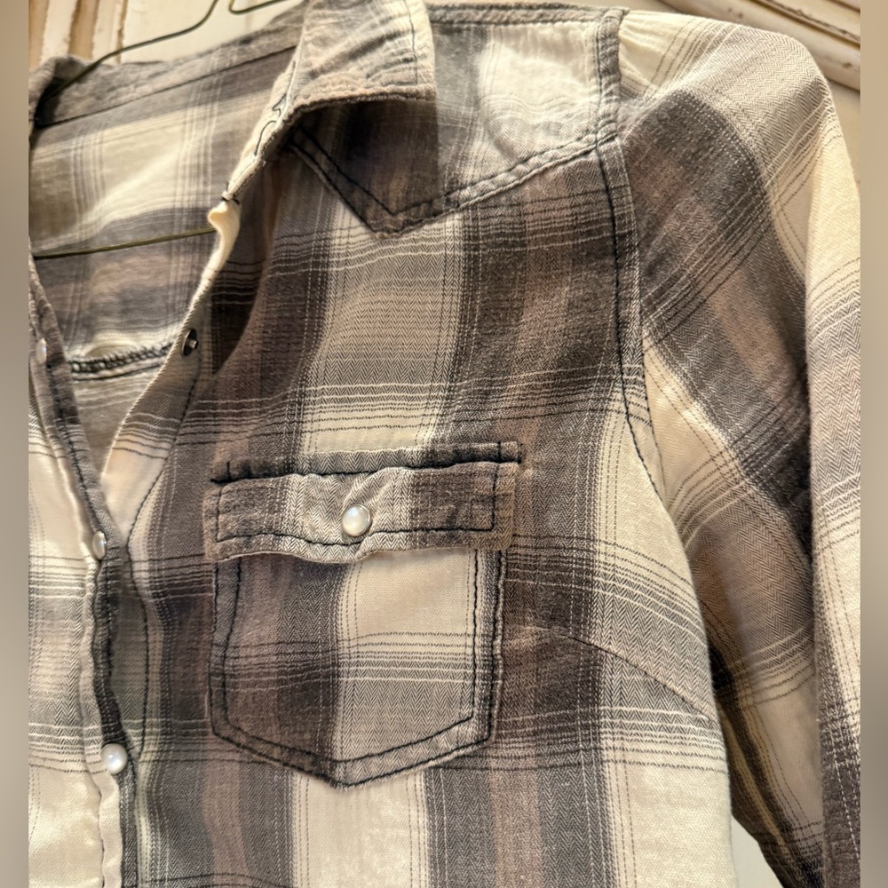 Western Style Details - Plaid Snap Button-Up Shirt